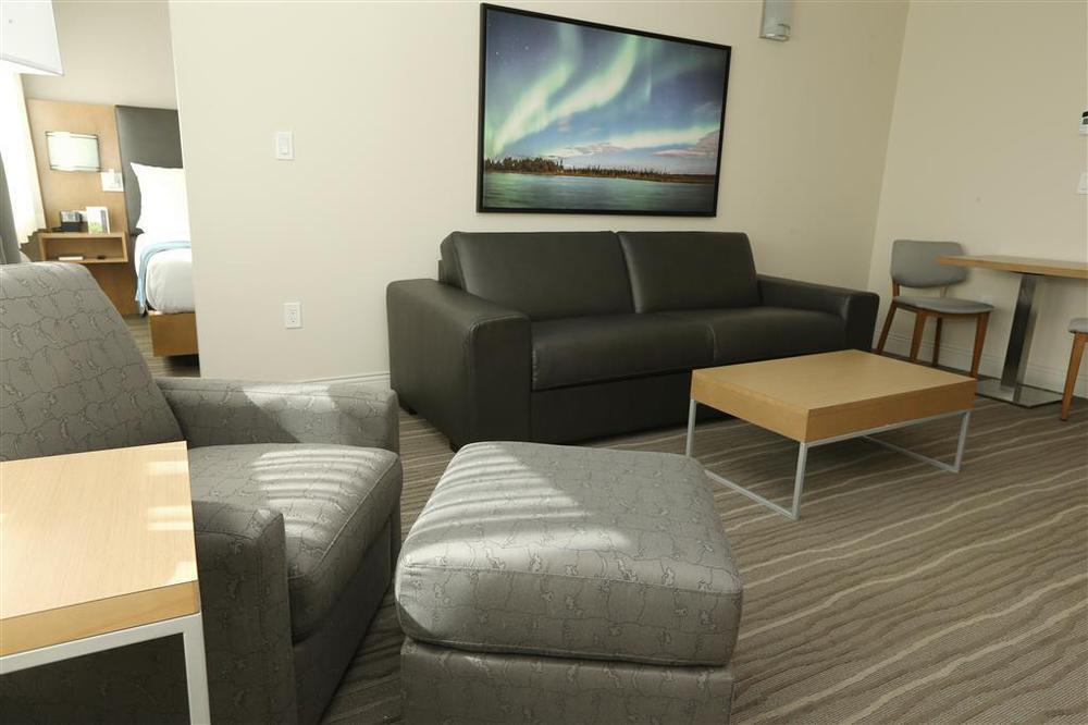 Best Western Plus Sawridge Suites Fort Mcmurray Room photo