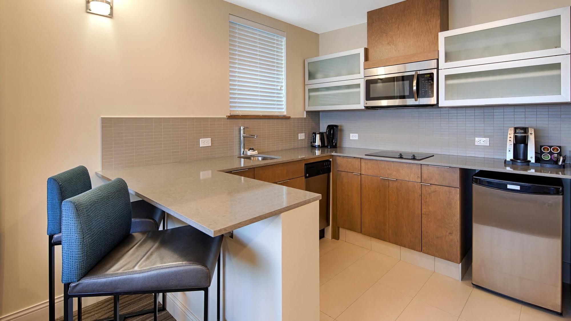 Best Western Plus Sawridge Suites Fort Mcmurray Exterior photo