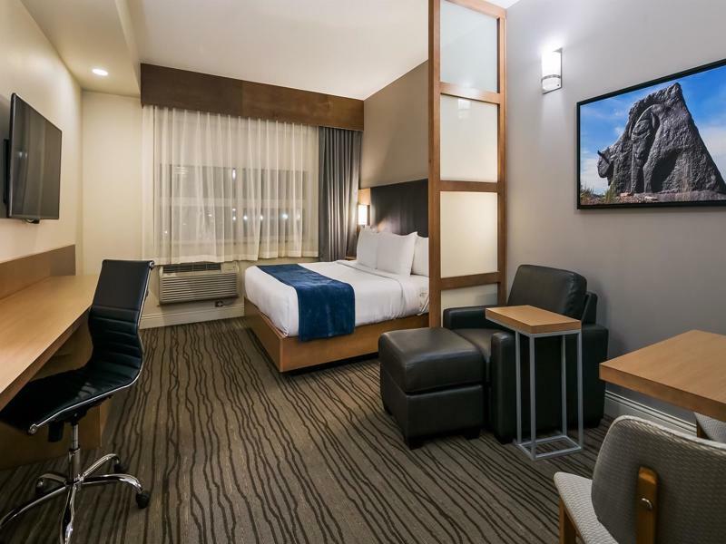 Best Western Plus Sawridge Suites Fort Mcmurray Exterior photo